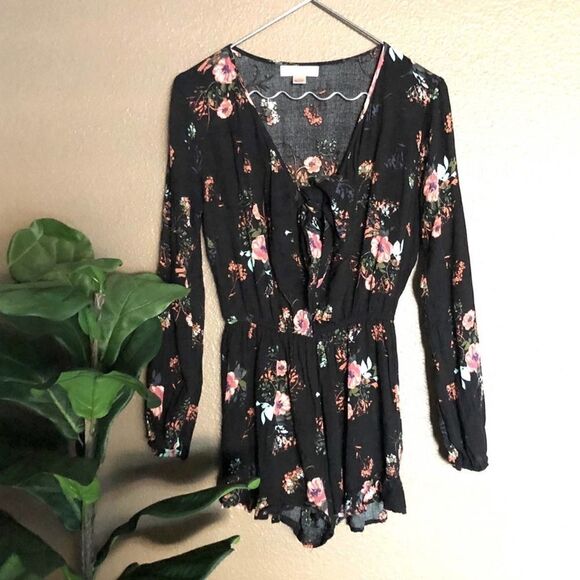 Band of Gypsies Black Floral Long Sleeve Romper - Picture 1 of 5